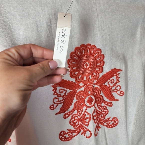 NWT ark & co embroidered flowy dress - Picture 3 of 16